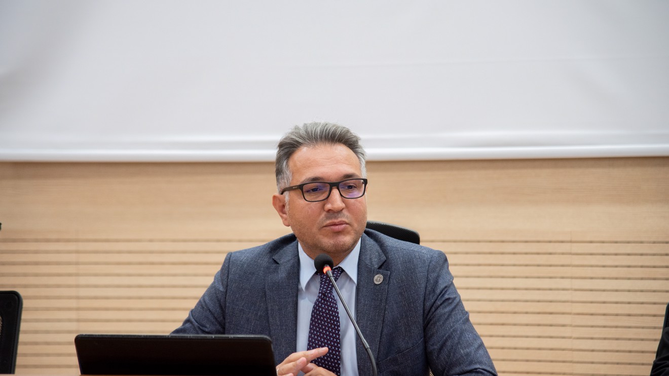 Prof. Dr. Aksoy: Her zaman öğrencilerimizin yanındayız